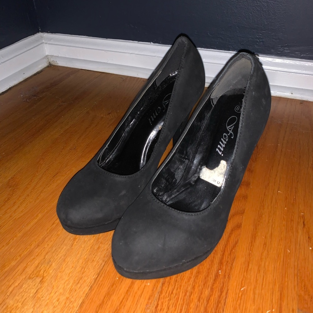 black pumps